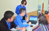 8 huyện, th&agrave;nh phố đều c&oacute; đội thanh ni&ecirc;n t&igrave;nh nguyện hướng dẫn sử dụng dịch vụ c&ocirc;ng trực tuyến cấp độ 3, 4