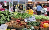 Bộ C&ocirc;ng Thương khẳng định c&aacute;c địa phương đ&atilde; c&oacute; phương &aacute;n cụ thể để bảo đảm nguồn cung h&agrave;ng h&oacute;a thiết yếu cho thị trường