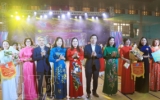 Hơn 300 phụ nữ tham gia giao lưu văn h&oacute;a văn nghệ, thể dục thể thao