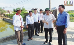 15 năm đồng h&agrave;nh c&ugrave;ng người ngh&egrave;o