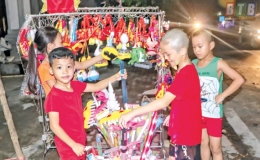 Thị trường đồ chơi Trung thu c&oacute; g&igrave; mới?