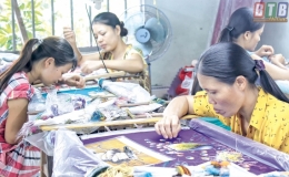 L&agrave;ng th&ecirc;u v&agrave;o tuổi 200 