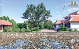 T&igrave;m về địa chỉ đỏ