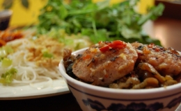 Kh&aacute;ch quốc tế ấn tượng g&igrave; với văn ho&aacute; ẩm thực Việt Nam?