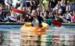 Th&uacute; vị giải đua thuyền b&iacute; ng&ocirc;