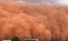 Ng&agrave;y biến th&agrave;nh đ&ecirc;m trong nh&aacute;y mắt v&igrave; b&atilde;o bụi