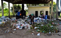 Thu gom, xử l&yacute; r&aacute;c thải đ&ocirc; thị: C&ograve;n nhiều bất cập