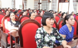 Vũ Thư: 274 c&aacute;n bộ hội phụ nữ được tập huấn kỹ năng ph&ograve;ng tr&aacute;nh bị l&ocirc;i k&eacute;o tham gia hoạt động t&iacute;n dụng đen