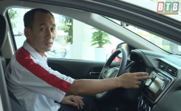 Kỹ năng tho&aacute;t hiểm khi mắc kẹt tr&ecirc;n xe &ocirc; t&ocirc;