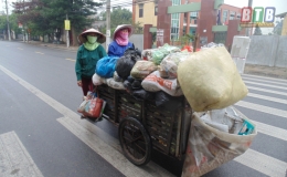 Hội Phụ nữ Quỳnh Phụ: Tặng gần 1.000 l&agrave;n nhựa