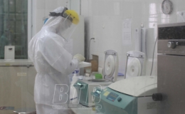 Th&ecirc;m 2 trường hợp dương t&iacute;nh với SARS-CoV-2 mới từ miền Nam về đ&atilde; được c&aacute;ch ly tập trung ngay