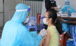 Cập nhật t&igrave;nh h&igrave;nh ti&ecirc;m vaccine ph&ograve;ng COVID-19