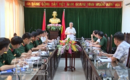 Đồng ch&iacute; Phạm Đồng Thụy, Trưởng ban Tuy&ecirc;n gi&aacute;o Tỉnh ủy: Kiểm tra nắm t&igrave;nh h&igrave;nh tổ chức tổng kết 10 năm thực hiện Nghị quyết Trung ương 8 kh&oacute;a XI tại huyện Kiến Xương