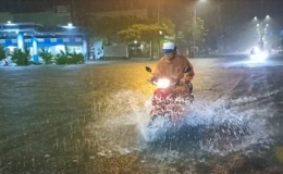 Dự b&aacute;o thời tiết 15.10: Miền Bắc s&aacute;ng se lạnh ng&agrave;y nắng, miền Trung mưa lớn