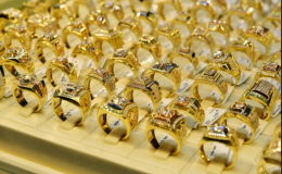 Gi&aacute; v&agrave;ng h&ocirc;m nay 17/10: Sức mạnh USD được củng cố, v&agrave;ng mắc kẹt v&ugrave;ng gi&aacute; thấp