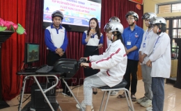  Tập huấn kiến thức an to&agrave;n giao th&ocirc;ng v&agrave; kỹ năng l&aacute;i xe an to&agrave;n cho học sinh