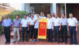 Thăm, ch&uacute;c mừng em Đặng L&ecirc; Nguy&ecirc;n Vũ