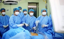 Bệnh viện Trung ương Huế gi&agrave;nh giải Nhất khu vực Đ&ocirc;ng Nam &Aacute; về phẫu thuật nội soi cắt đại trực tr&agrave;ng