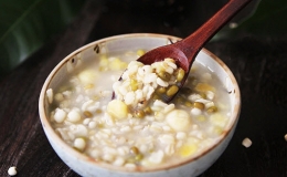 Bữa s&aacute;ng ấm bụng lại giảm c&acirc;n hiệu quả với ch&aacute;o yến mạch đậu xanh