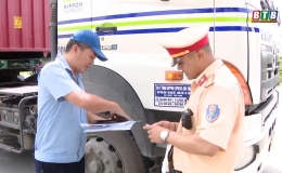 Hoạt động kinh doanh vận tải h&agrave;nh kh&aacute;ch v&agrave; h&agrave;ng h&oacute;a bằng container c&oacute; nhiều chuyển biến t&iacute;ch cực