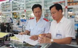  Kiểm tra đột xuất cơ sở kinh doanh thuốc tr&ecirc;n địa b&agrave;n th&agrave;nh phố