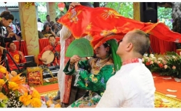 Li&ecirc;n hoan thực h&agrave;nh t&iacute;n ngưỡng thờ Mẫu Tam phủ