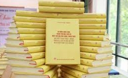 Ra mắt cuốn s&aacute;ch "Cả nước đồng l&ograve;ng, tranh thủ mọi thời cơ, vượt qua mọi kh&oacute; khăn, th&aacute;ch thức, quyết t&acirc;m thực hiện thắng lợi Nghị quyết Đại hội XIII của Đảng" của Tổng B&iacute; thư Nguyễn Ph&uacute; Trọng