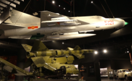 B&ecirc;n trong bảo t&agrave;ng Lịch sử Qu&acirc;n sự sắp đ&oacute;n kh&aacute;ch tham quan