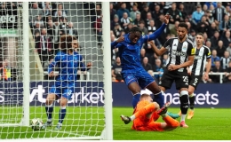 Chelsea bị loại khỏi Cup Li&ecirc;n đo&agrave;n