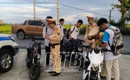 C&ocirc;ng an tỉnh ra qu&acirc;n thực hiện cao điểm bảo đảm trật tự, an to&agrave;n giao th&ocirc;ng cho học sinh