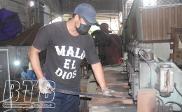 Đưa sản phẩm l&agrave;ng nghề ra thế giới 