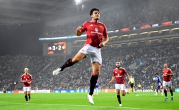 Maguire cứu Man Utd tho&aacute;t thua
