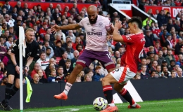 Man Utd rơi xuống thứ 12 Ngoại hạng Anh