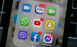 Nhiều người trẻ biến t&agrave;i khoản mạng x&atilde; hội th&agrave;nh 'danh thiếp'