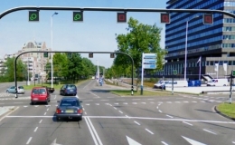 Qua điểm giao cắt n&ecirc;n đi thế n&agrave;o cho an to&agrave;n?