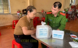 Quỳnh Phụ: Kịp thời ph&aacute;t hiện, thu giữ vật dụng c&oacute; in th&ocirc;ng tin quảng c&aacute;o trang web đ&aacute;nh bạc trực tuyến