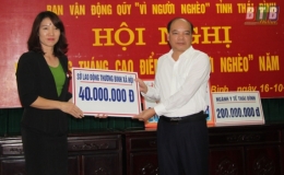 Tiếp tục đ&oacute;ng g&oacute;p ủng hộ Quỹ "V&igrave; người ngh&egrave;o&rdquo; tỉnh năm 2018