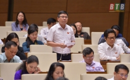 Quốc hội thảo luận về dự &aacute;n Luật Chăn nu&ocirc;i