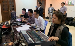 Ph&iacute;a sau th&agrave;nh c&ocirc;ng của chương tr&igrave;nh THTT "Tr&aacute;i tim nh&acirc;n &aacute;i"