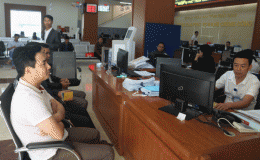 Triển khai giải quyết thủ tục h&agrave;nh ch&iacute;nh theo phương &aacute;n &ldquo;5 tại chỗ&rdquo;