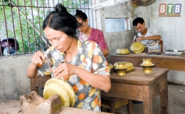 Bảo đảm an to&agrave;n, vệ sinh lao động tại l&agrave;ng nghề