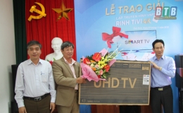 Trung t&acirc;m kinh doanh VNPT &ndash; Th&aacute;i B&igrave;nh trao giải chương tr&igrave;nh khuyến mại