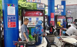 Gi&aacute; xăng tăng nhẹ từ chiều 30/11