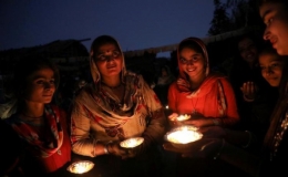 Lễ hội &aacute;nh s&aacute;ng Diwali kh&aacute;c lạ trong đại dịch COVID-19 tại Ấn Độ