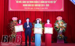 Tiền Hải biểu dương phong tr&agrave;o thi đua Đổi mới, s&aacute;ng tạo trong quản l&yacute;, giảng dạy v&agrave; học tập năm học 2019-2020.