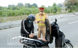 Bảo đảm an to&agrave;n giao th&ocirc;ng dịp cuối năm