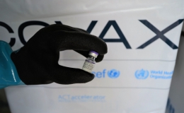 Chiều 9/11: Gần 3 triệu liều vaccine ph&ograve;ng Covid-19 Pfizer, Moderna về Việt Nam