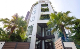 Lấy &yacute; tưởng cải tạo đục, trổ, nh&agrave; g&oacute;c phố đẹp kh&ocirc;ng k&eacute;m resort