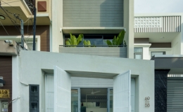 Nh&agrave; đầy &aacute;nh s&aacute;ng nhờ mỗi tầng một kiểu cầu thang