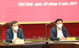 Phấn đấu ho&agrave;n th&agrave;nh ti&ecirc;m đủ 2 mũi vắc-xin ph&ograve;ng Covid-19 cho người từ 18 tuổi trở l&ecirc;n trong năm 2021